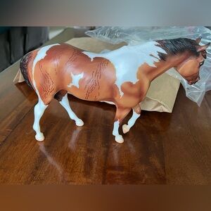 Breyerfest 2024 Exclusive “Can’t hold us down” model. Opened only for photos.